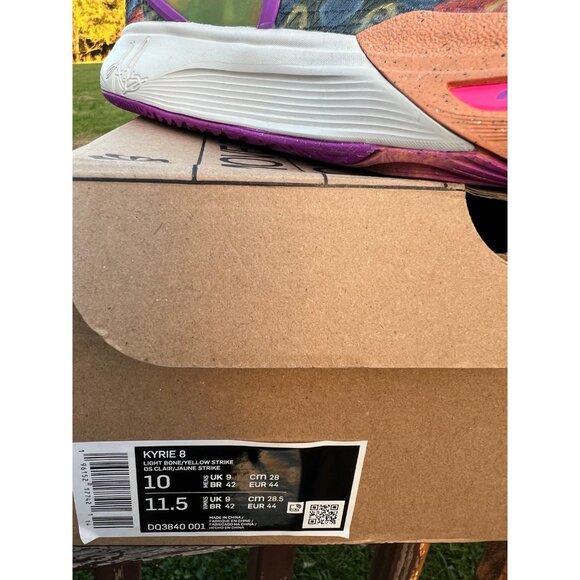 Nike Kyrie Irving 8 "Circle Of Life" sneakers size 10 - Picture 2 of 8
